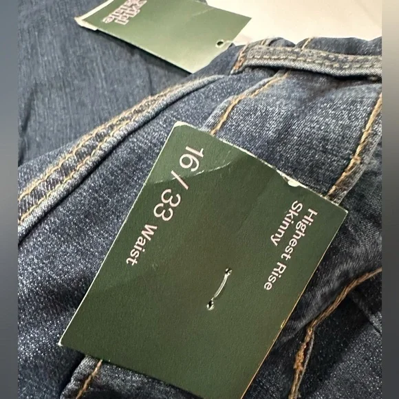 Wild Fable Dark Indigo Distressed Highest Rise Raw
Hem Skinny Jeans Size 16/33 - Picture 15 of 16